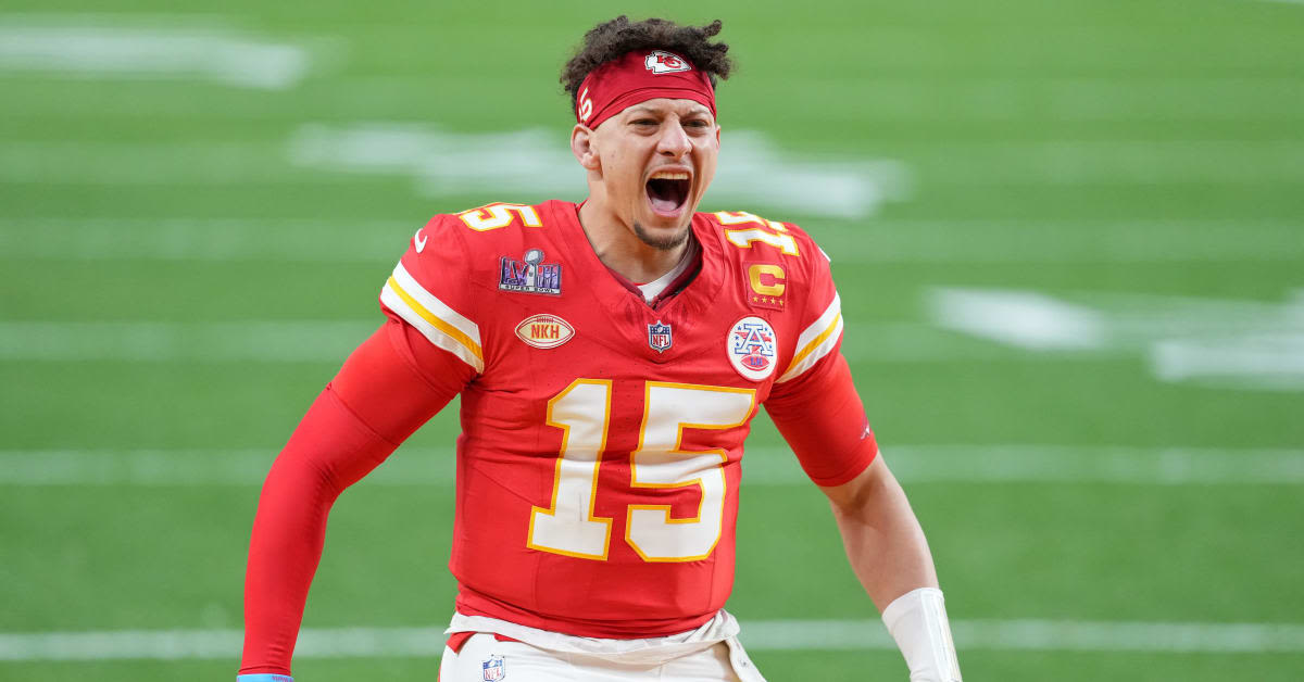 Chiefs QB Patrick Mahomes 'Footwork' Criticized by 'Anonymous Exec' (Really?) Bills Tracker