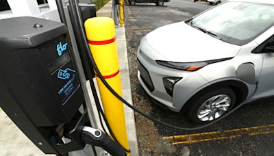 Voters want Michigan to build EVs, but they don't want to buy them, poll finds