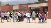 Teachers, students say final goodbye to 3 Green Bay elementary schools