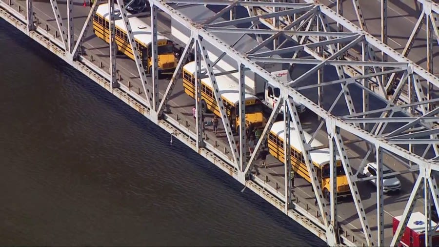 3 school buses involved in accident on I-55 bridge near Channahon