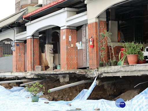 竹山社區道路坍陷 許淑華會勘允全力搶險並專案復建