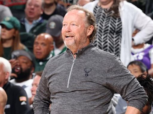 Why did the Suns hire Mike Budenholzer? Championship coach tasked with leading Devin Booker, Kevin Durant | Sporting News Australia