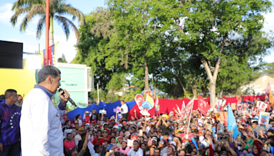 En la carrera a las presidenciales Maduro ordena recuperar hospital de Quíbor