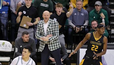 UWGB's Sundance Wicks in discussions to become next basketball coach at Wyoming