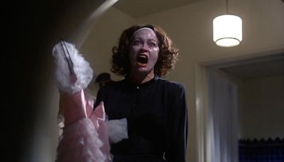 Faye Dunaway was afraid to film ‘Mommie Dearest’ wire hangers scene — so ‘desperate director’ made this 1 change