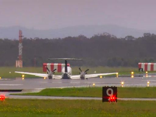 A plane with 3 aboard lands without landing gear at an Australian airport after burning off fuel