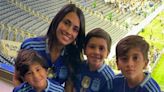 Antonela Roccuzzo causó furor con el look canchero y chic que lució para ir a ver a la selección argentina