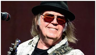 Iconic rock star cancels rest of tour due to illness