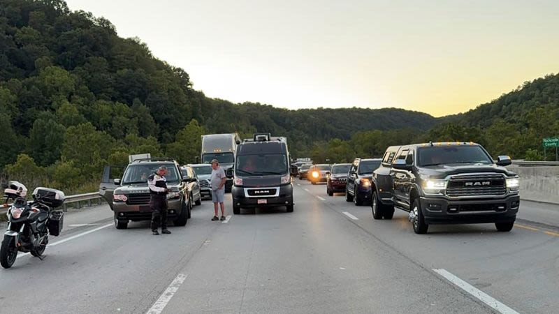 Manhunt underway after 5 people injured in Kentucky shooting near Interstate 75, officials say