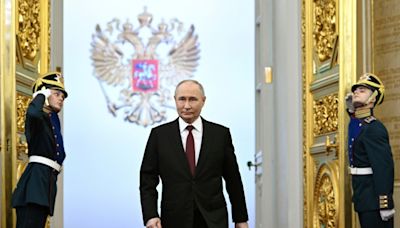 Putin, launching fifth term, promises Russians victory