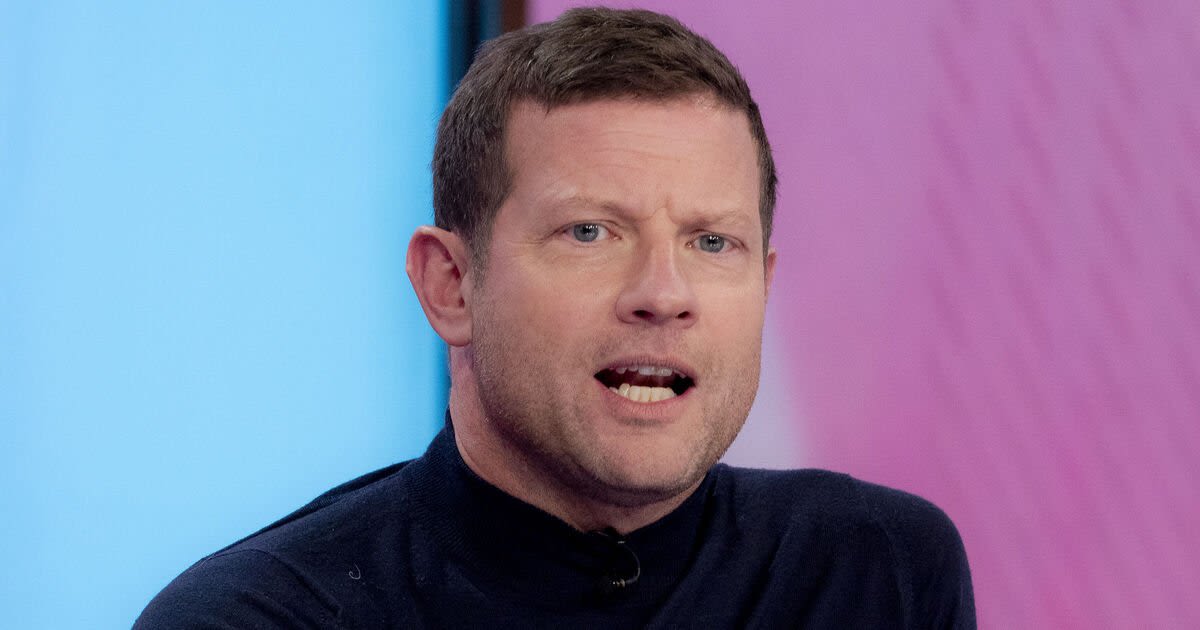 Dermot O'Leary details 'traumatic' time as family member dies in wife's arms