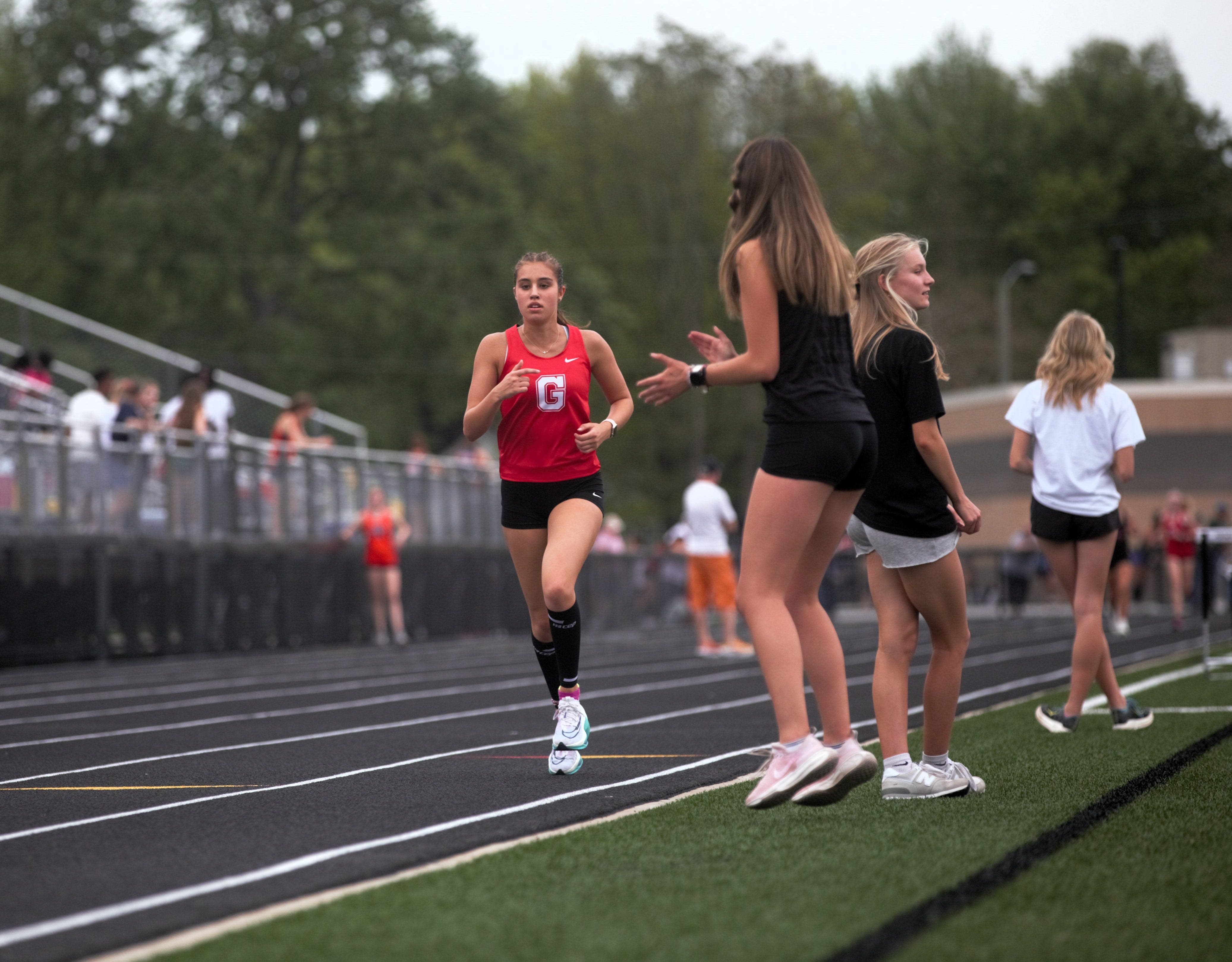 Teams of the Year: Glenwood cross country, Rochester football, Lincoln hoops win state