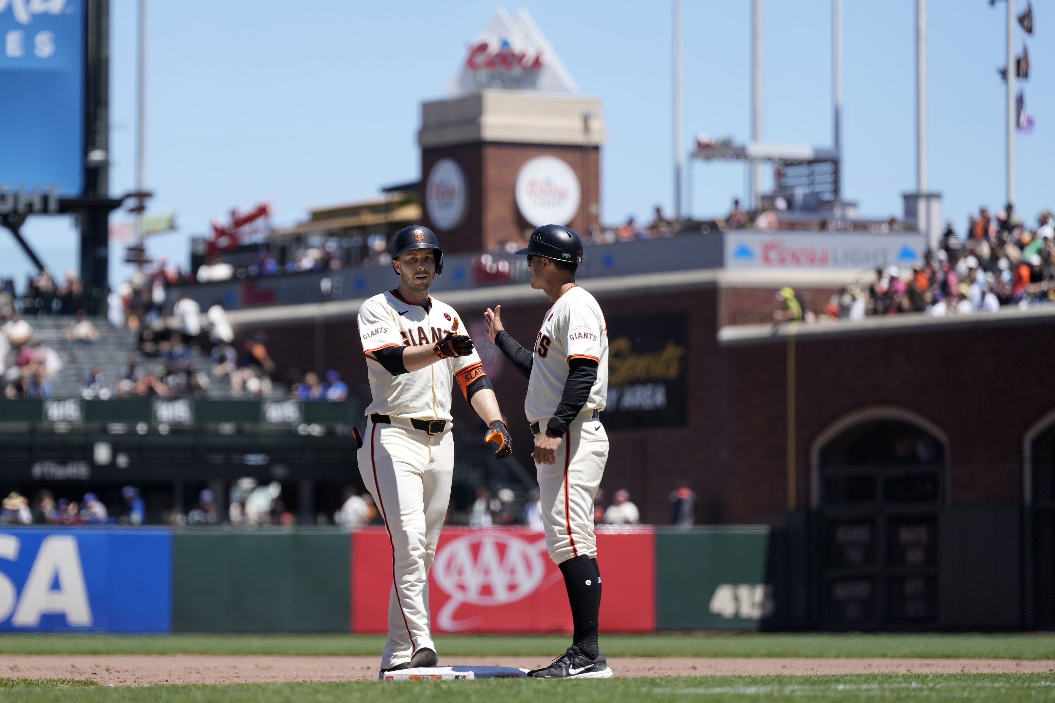 Giants Trade Longest-Tenured Player to NL Wild Card Contender