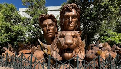 What will to happen to the Siegfried and Roy statue now that the Mirage is closed?