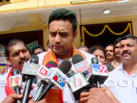 Udupi: Mahisha Dasara can be celebrated without hurting our sentiments, says Yaduveer Wadiyar