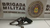 Um revolver Taurus calibre .38 roubado foi encontrado no meio da rua na Zona Norte de Porto Alegre