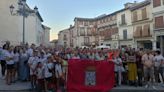 Marina Muñoz recibe el cariño de sus vecinos en un homenaje sorpresa en la Plaza Mayor de Cuéllar