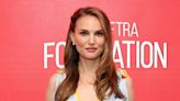 Natalie Portman displays phenomenal physique in plunging outfit for new outing