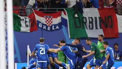 In letzter Minute: Italien hält Kroatien auf Distanz