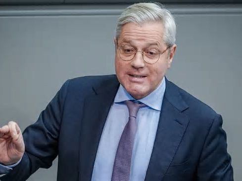 Norbert Röttgen fordert eidesstattliche Versicherung von AfD-Politiker Maximilian Krah