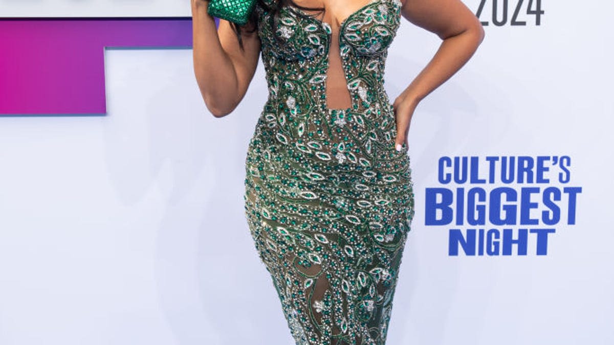 Folks Weren't Feeling Angela Simmons' Gun-Shaped Purse at BET Awards; Here's Her Response