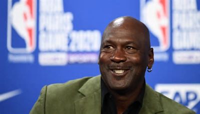 Este es el exclusivo campo de golf de Michael Jordan en Florida; las bebidas y snacks se entregan mediante drones