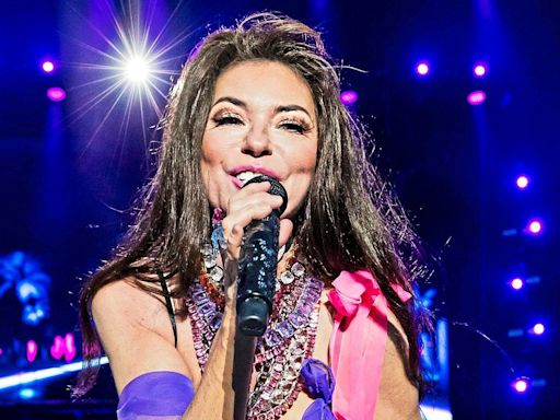 Shania Twain reveals the bizarre way she wants to enter Glastonbury