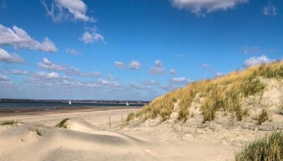 People warned not to travel to popular beach after parking sells out