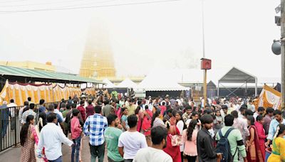 Devotees throng Hill temple on third ‘Ashada Friday’ - Star of Mysore