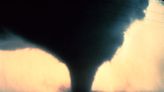 Massive tornado wows storm chasers in Texas