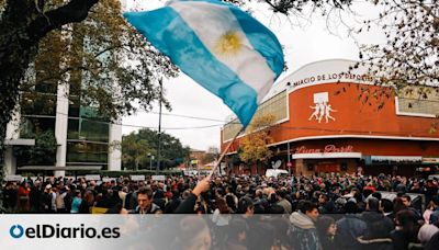 Milei profundiza la deriva de su realidad paralela con un multitudinario show en Buenos Aires