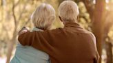 Married Couple In Their 70s Who First Met In Kindergarten Die Together from Duo-Euthanasia