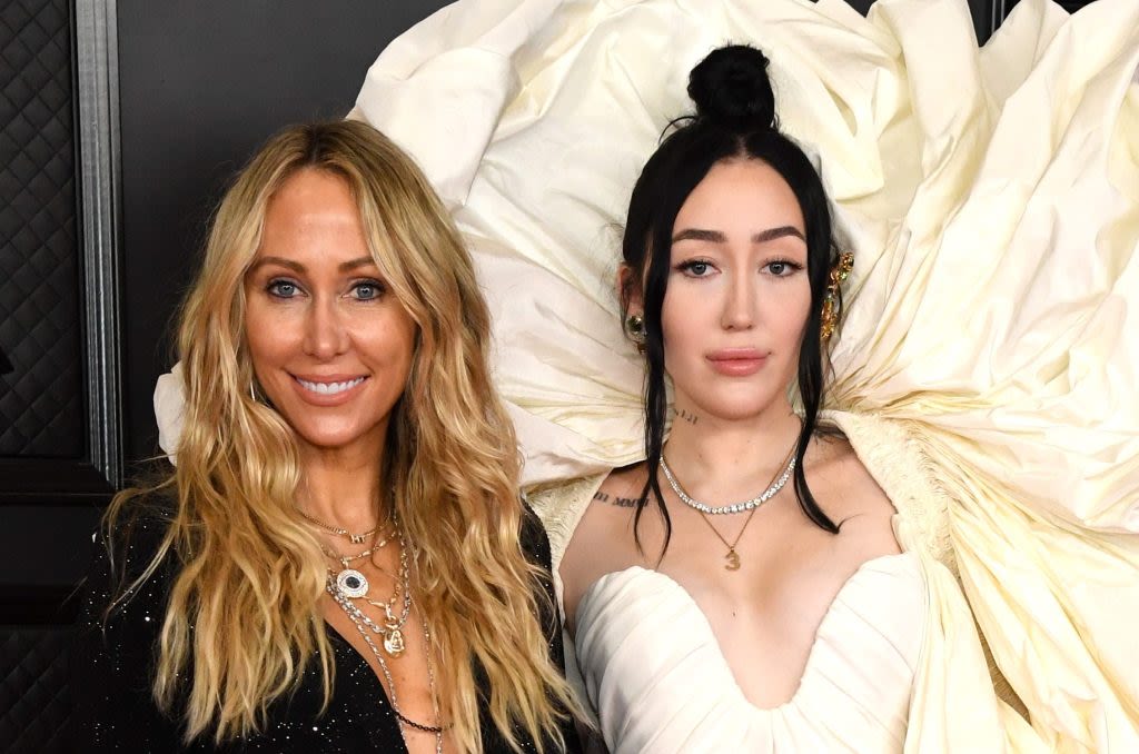 Noah, Tish Cyrus reunite after rumored Dominic Purcell feud