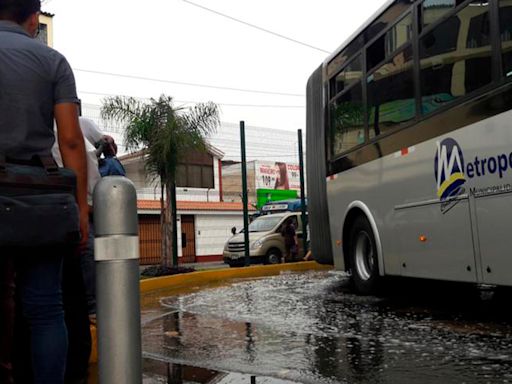Metropolitano reporta demora en su circulación debido a las intensas lluvias en Lima