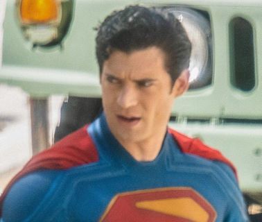 Who is the new actor filling the Superman suit and replacing Henry Cavill?