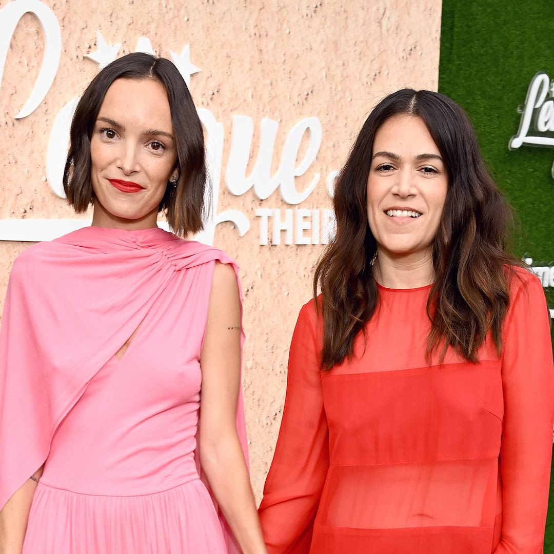 Broad City Star Abbi Jacobson Marries Jodi Balfour - E! Online