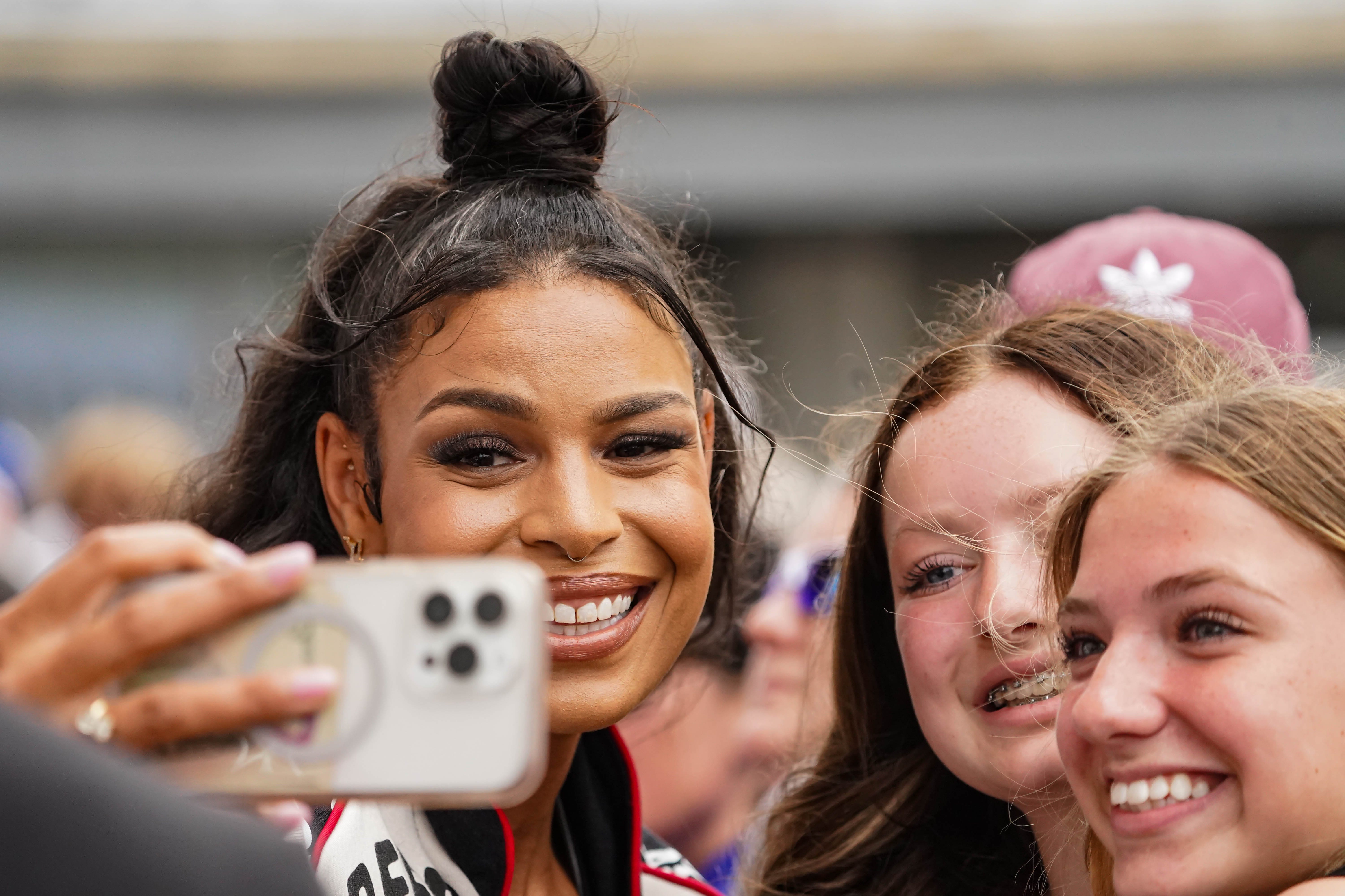 How did Jordin Sparks do singing the national anthem at Indy 500? One fan gave her 100/10