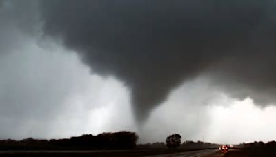 Tornado en Lincoln, Nebraska deja severos daños en Estados Unidos