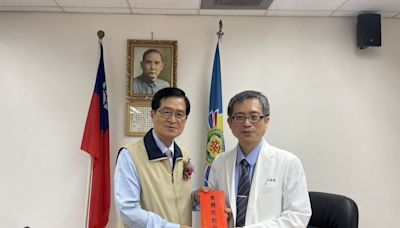 嚴德發視導高榮臺南分院 勉持續提供優質醫療服務
