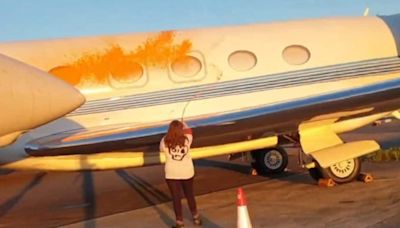 Climate Activists Target Taylor Swift's Private Jet, Spray Paint Planes At London's Stansted Airport | Video - News18