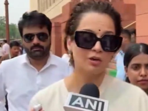 'He did a good standup comedian act': Kangana Ranaut takes a swipe at Rahul Gandhi over his Hindu remarks - The Economic Times