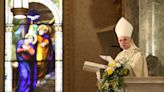 Vaticano excomunga arcebispo que chamou papa de 'servo de Satanás'