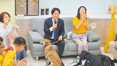 屏東縣動物之家啟用 賴總統認養殘肢犬斑斑