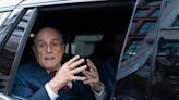 Giuliani, condenado por difamar a dos empleadas electorales, se convierte en el hazmerreír de ‘SNL’