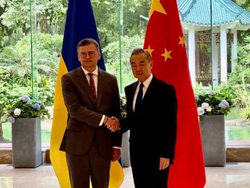 烏克蘭外長訪華四天「過京不入」：從外交細節剖析中國對俄烏問題的態度