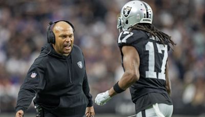 Raiders Coach Antonio Pierce Spending More Time with the Offense