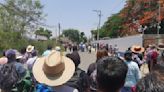 Confrontan a maestros de Sección 22 de SNTE en Oaxaca