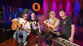 Isla de Caras, la banda indie de “pop psicodélico” se sumó a la primera transmisión en vivo de Radio Berlín