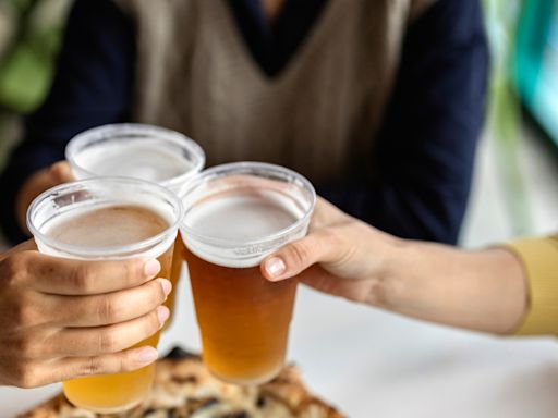 Así conseguirás que la cerveza esté muy fría en cuestión de minutos (y en casa)