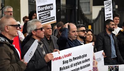 R.Unido.- Al menos 45 detenidos en una acción de activistas contra la deportación de inmigrantes en Londres